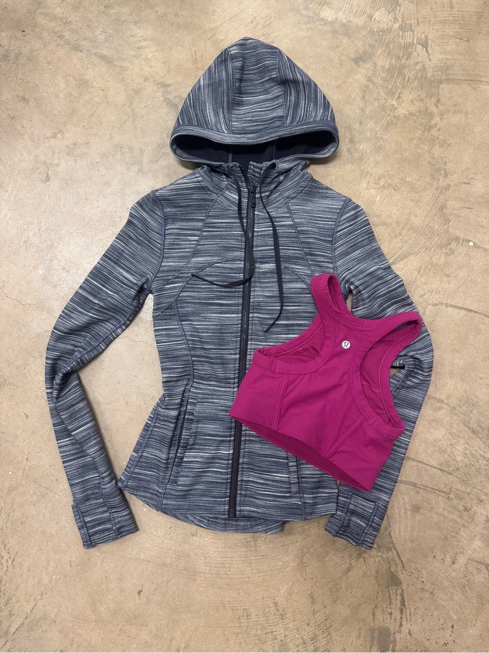 Lululemon Jacket + Sports Bra Bundle/ Size 2